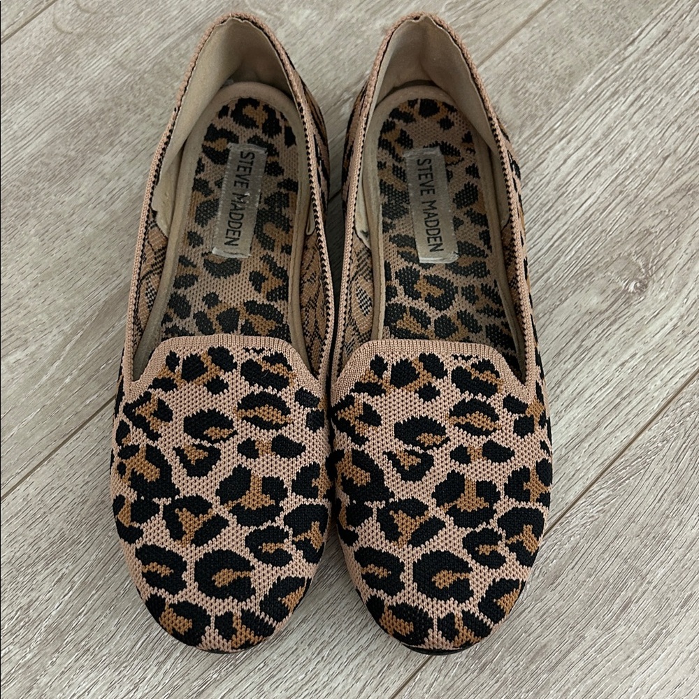 Steve Madden Animal Print Flats in Black and Tan